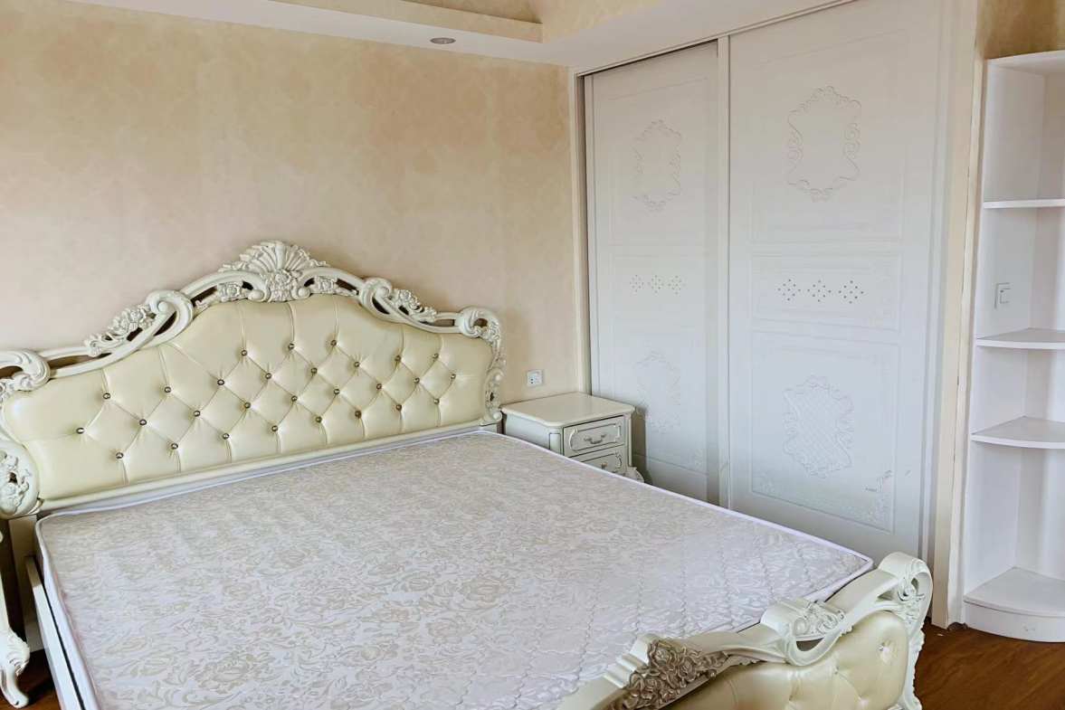 雅林春晓 2室2厅1卫 2000.00元/月 雅林春晓 2室2厅1卫 2000.00元/月室内图