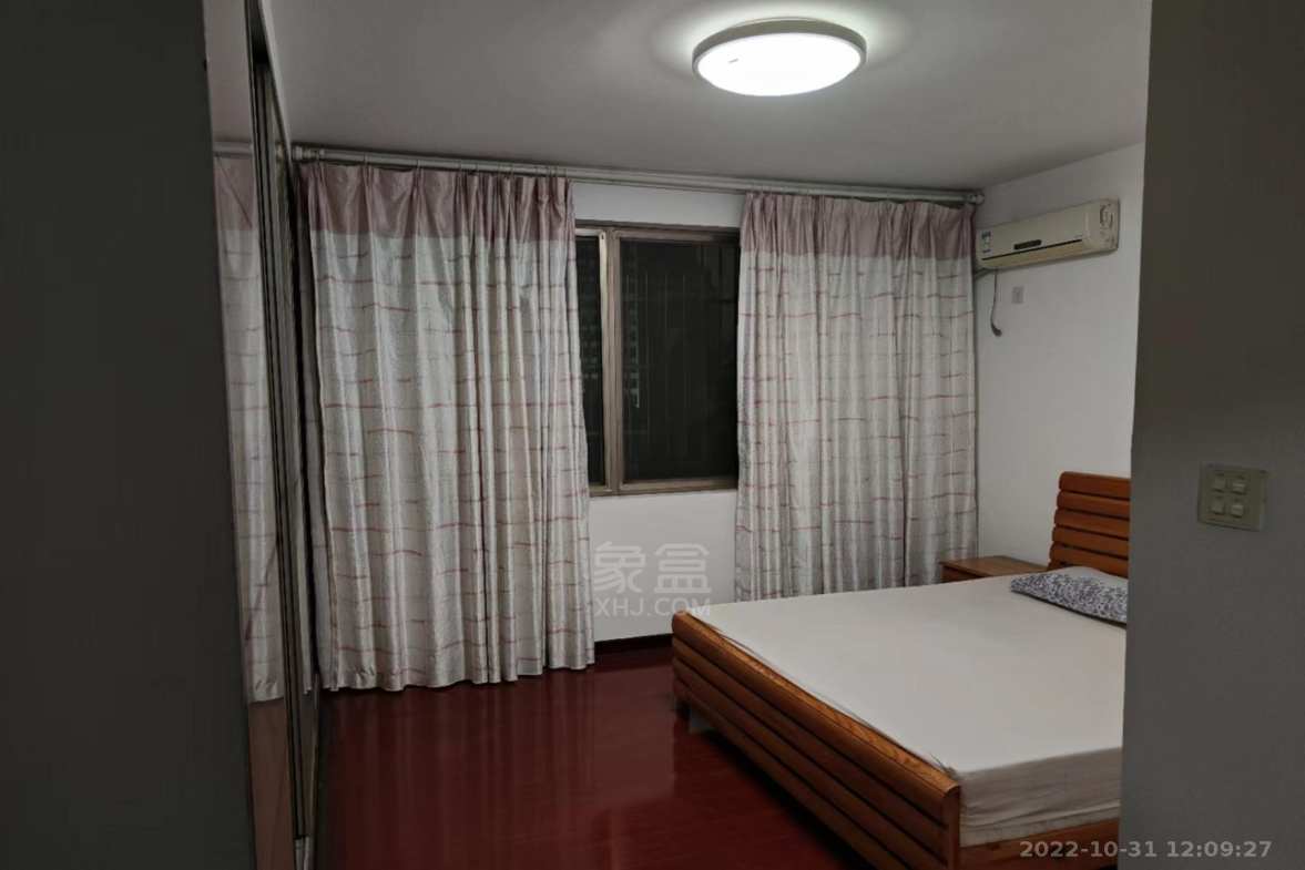 泰山西村  3室2厅2卫   1600.00元/月室内图