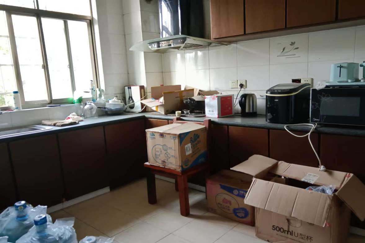 城市学院朝阳校区  4室2厅2卫   69.80万室内图