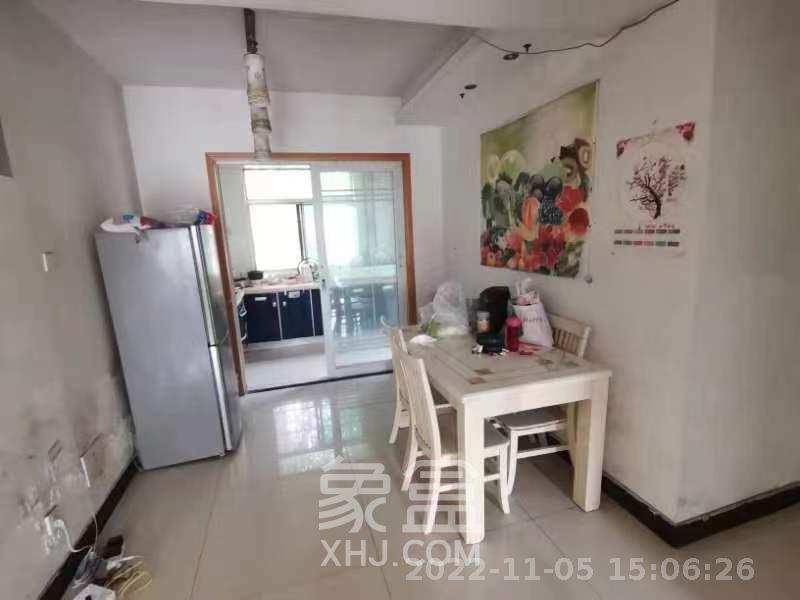 麓谷加州阳光 3室2厅2卫 2800.0元/月 麓谷加州阳光 3室2厅2卫 2800.0元/月室内图