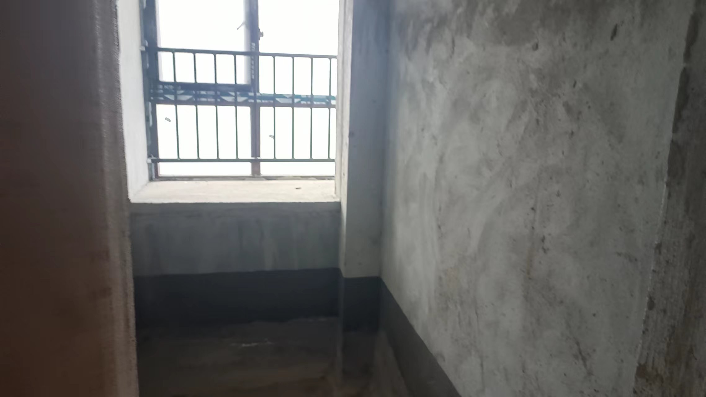 英伦中央首府  3室2厅2卫    90.0万