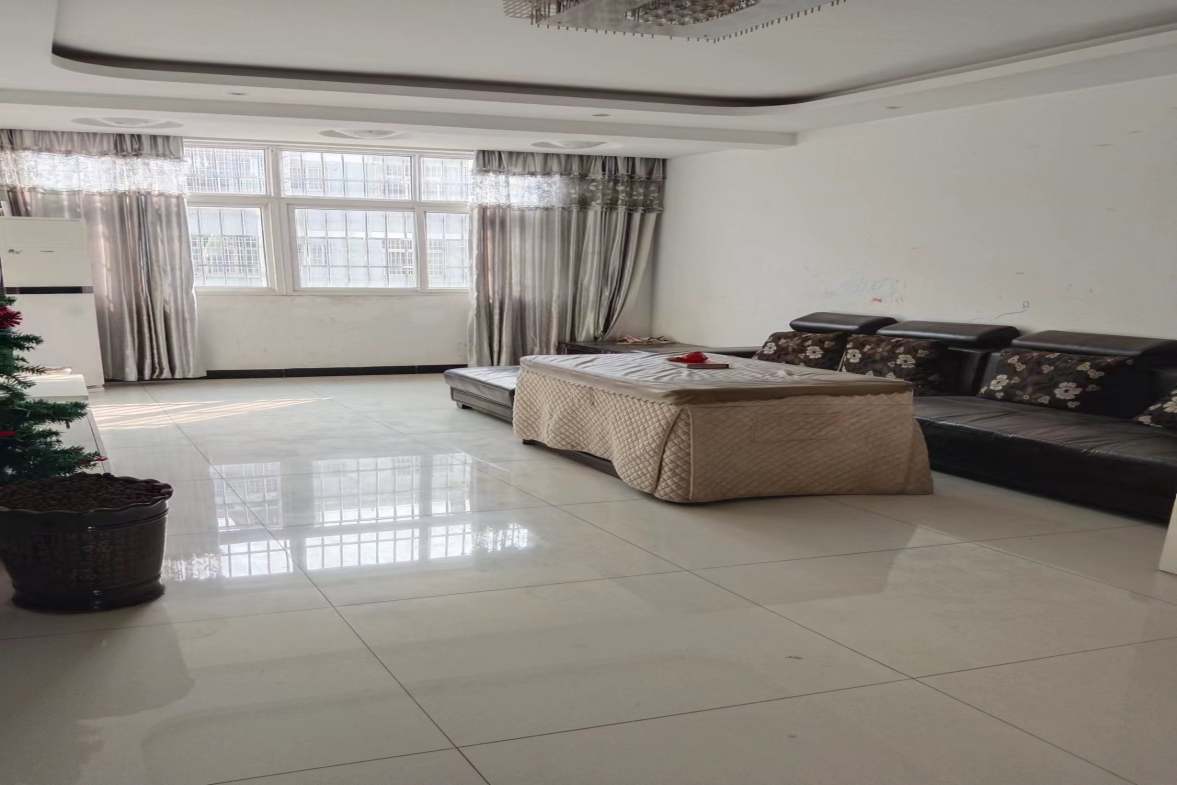 涟鑫佳苑  3室2厅2卫    53.0万客厅