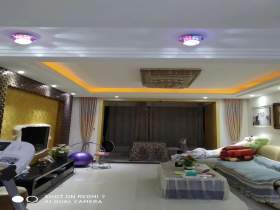 三元社区  4室2厅2卫    68.0万