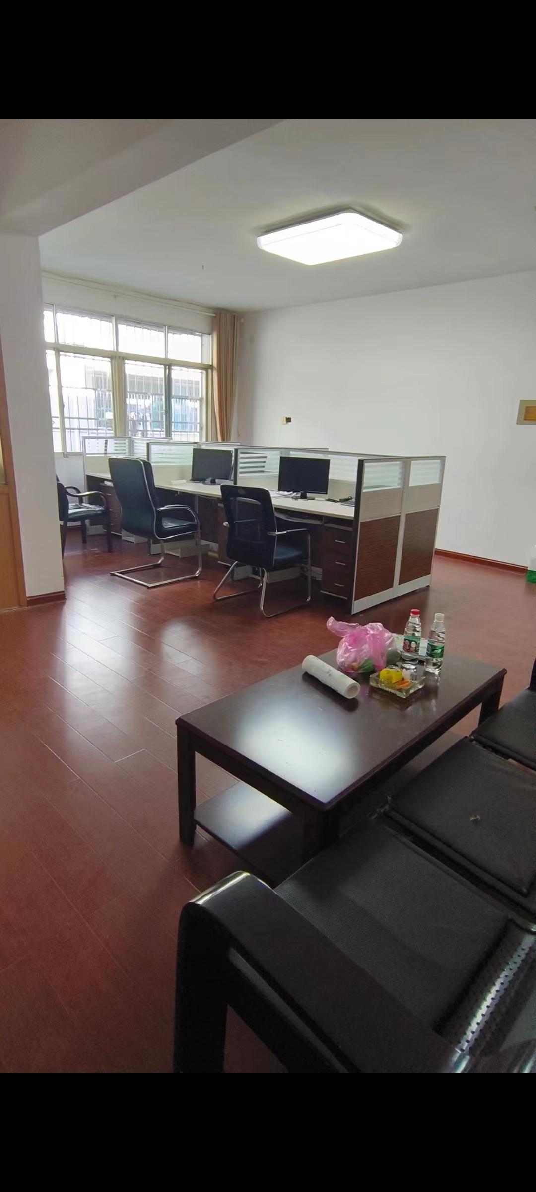 区商业局家属楼(清泉)  3室2厅1卫    78.8万 区商业局家属楼(清泉)  3室2厅1卫    78.8万室内图