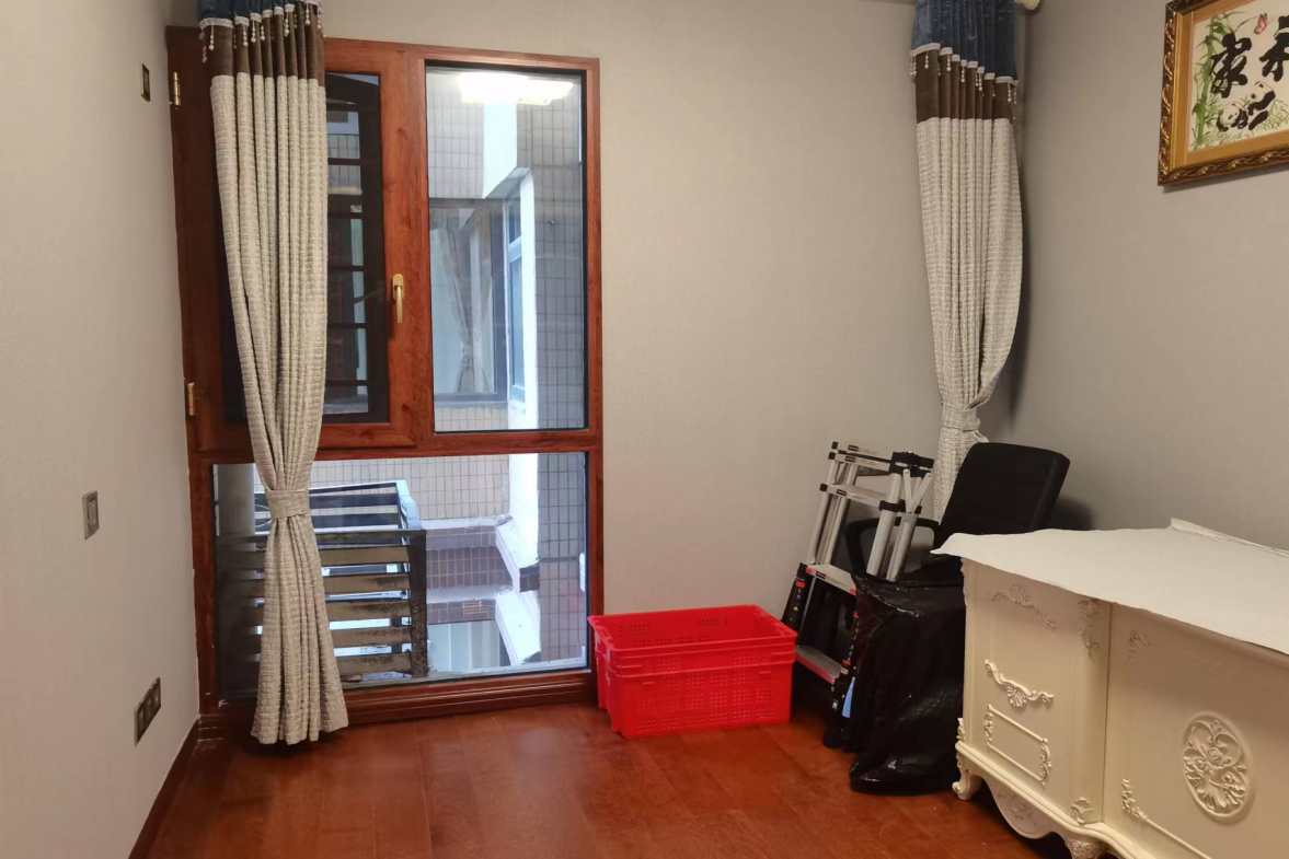 檀香山  4室2厅2卫    3500.0元/月室内图