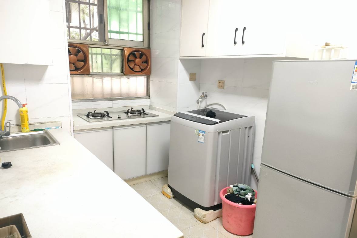 梓园社区(麻纺厂宿舍)  2室1厅1卫   800.00元/月室内图