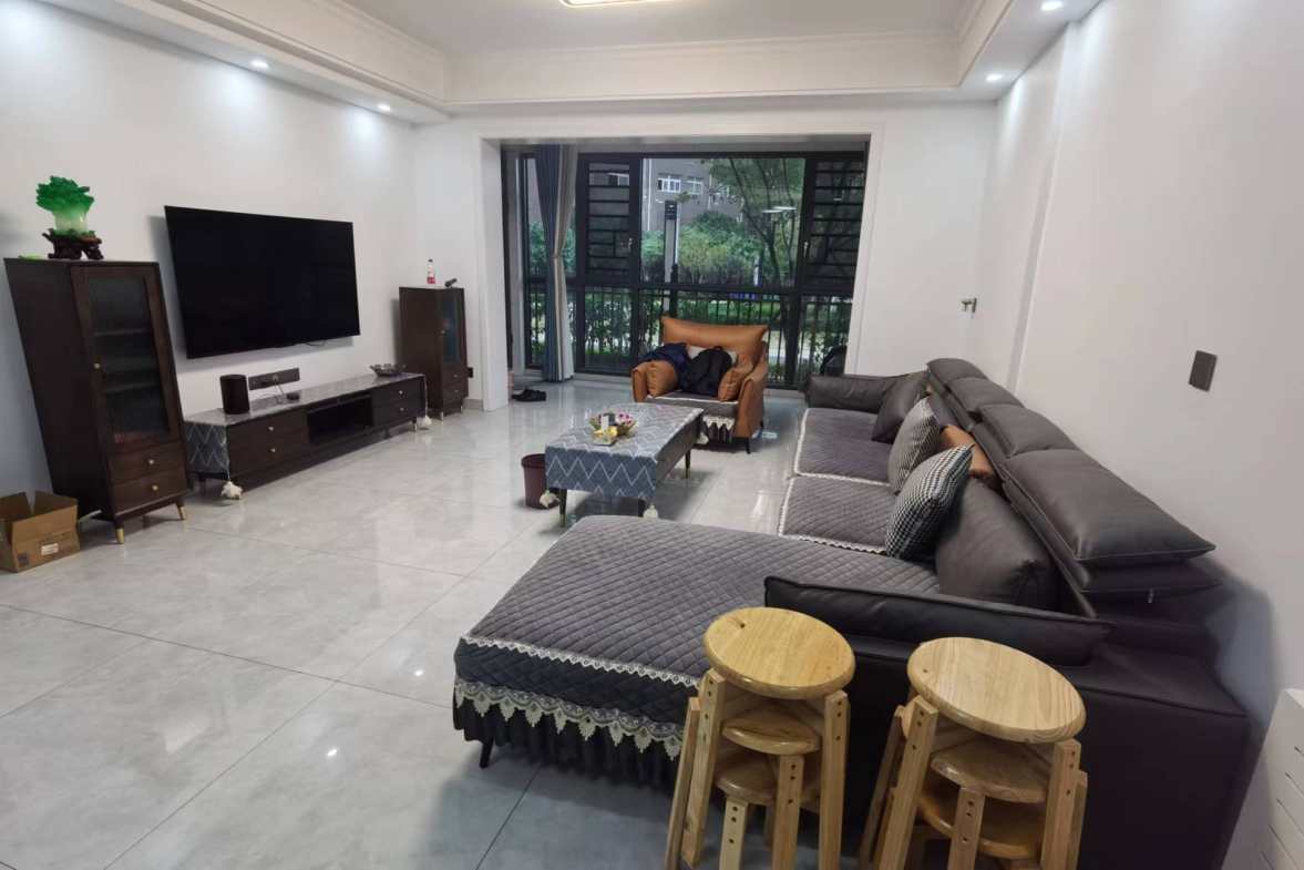 学府花园（文苑瑞景）  3室2厅2卫   91.80万室内图1