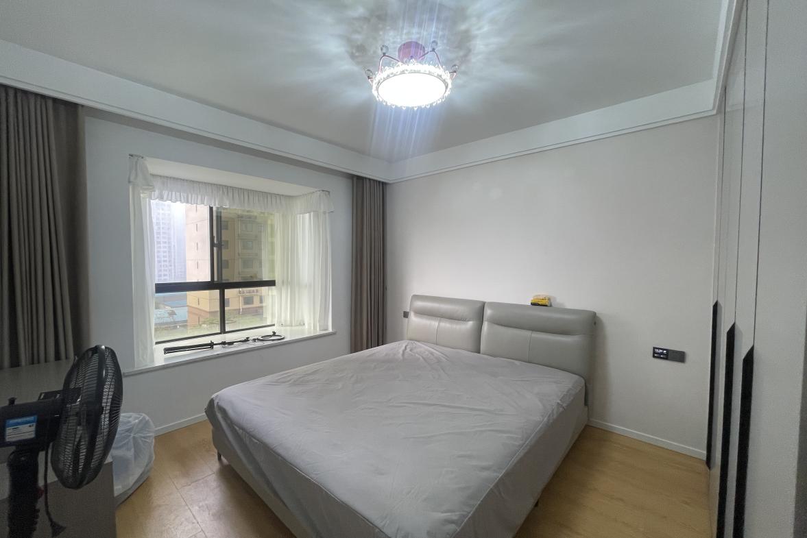 天邦海弘轩 3室2厅2卫 2500.00元/月 天邦海弘轩 3室2厅2卫 2500.00元/月室内图