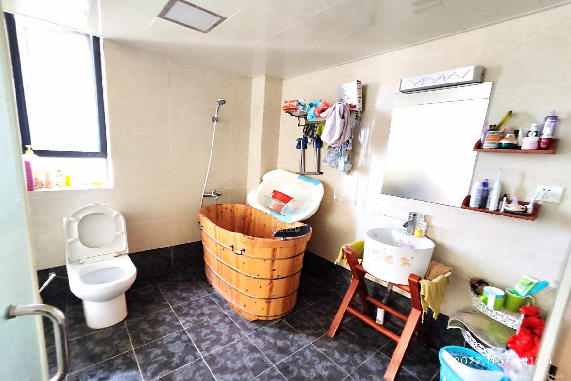 长大卧琥  4室2厅2卫    3600.0元/月室内图