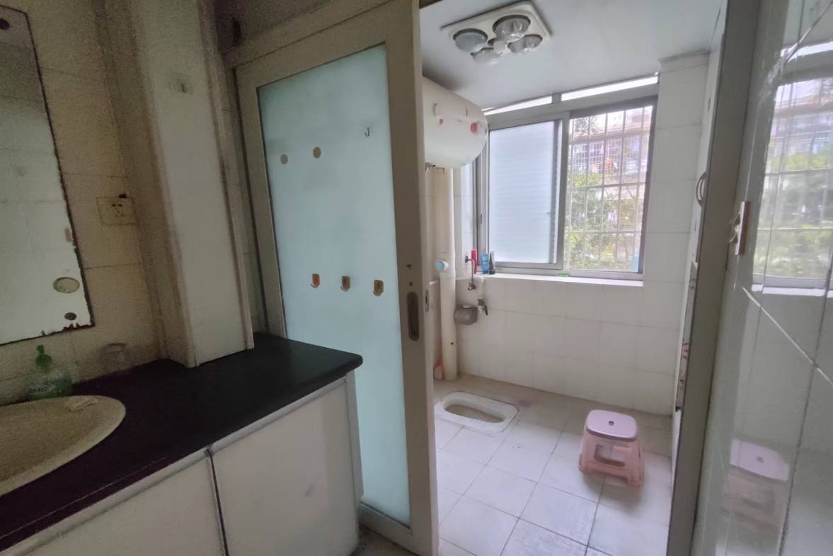 715矿小区  3室2厅2卫   1280.00元/月室内图