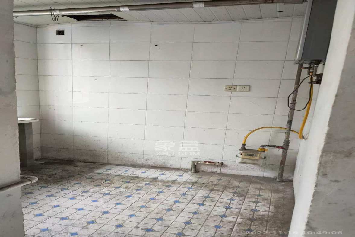 中南汽车世界 3室2厅1卫 1100.00元/月 中南汽车世界 3室2厅1卫 1100.00元/月室内图