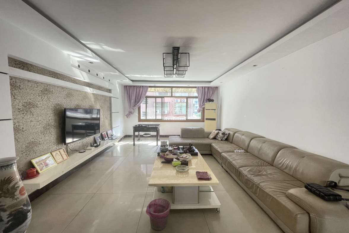 金桃苑小区  4室2厅2卫   45.00万室内图