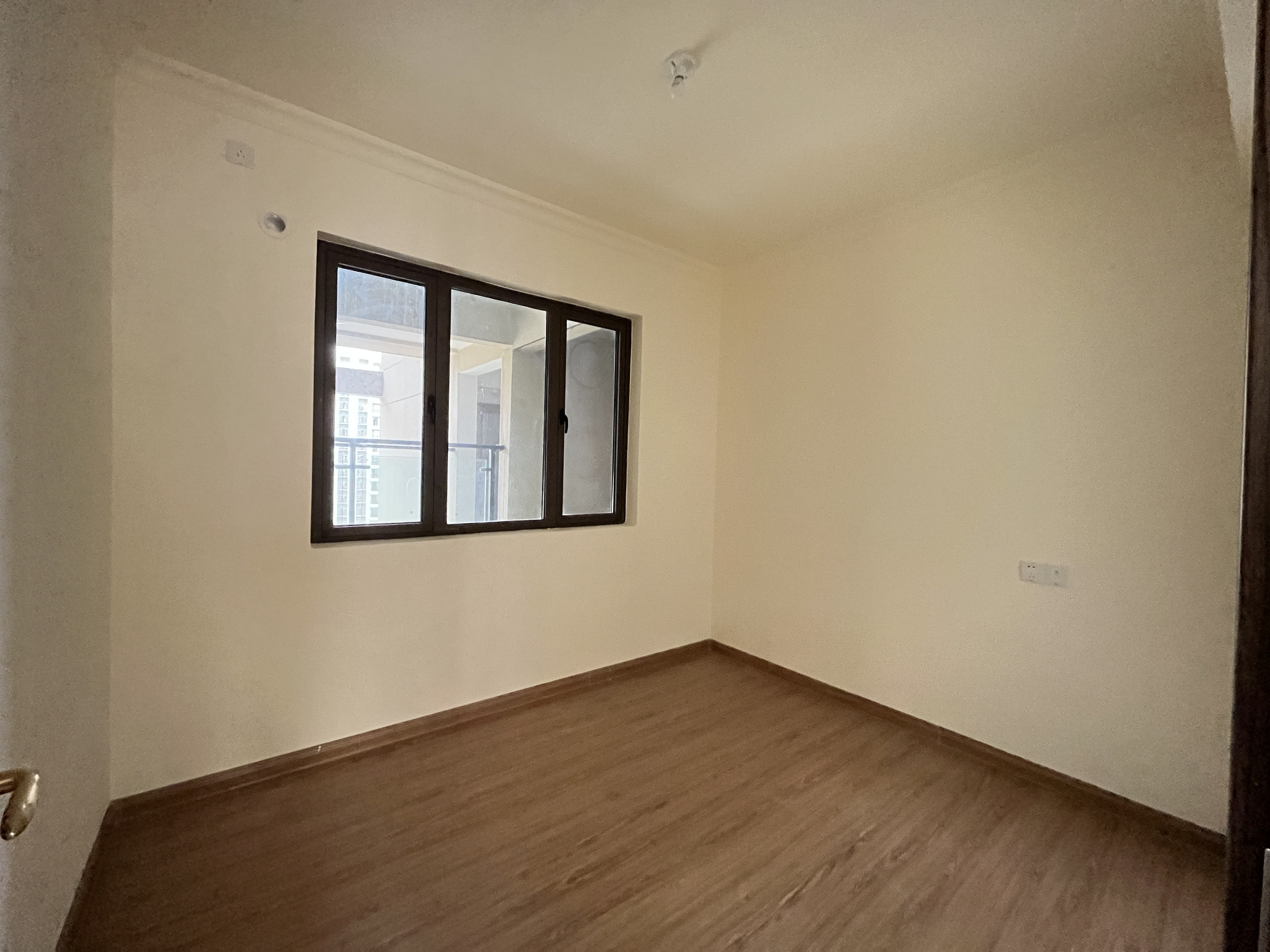 华耀碧桂园十里江湾誉峯  3室2厅2卫    60.0万