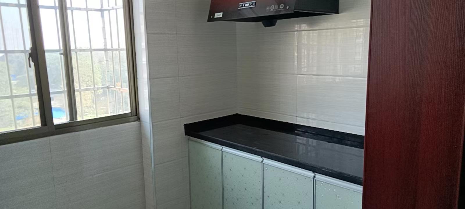 羊舞岭小区  1室1厅1卫   700.00元/月室内图
