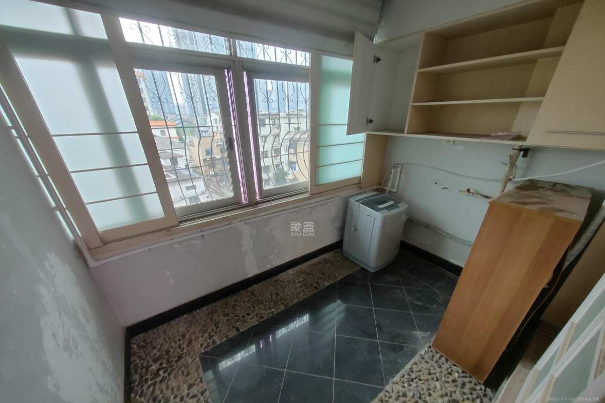 虹嘉花园(虹嘉园小区) 3室2厅2卫 3000.0元/月 虹嘉花园(虹嘉园小区) 3室2厅2卫 3000.0元/月室内图