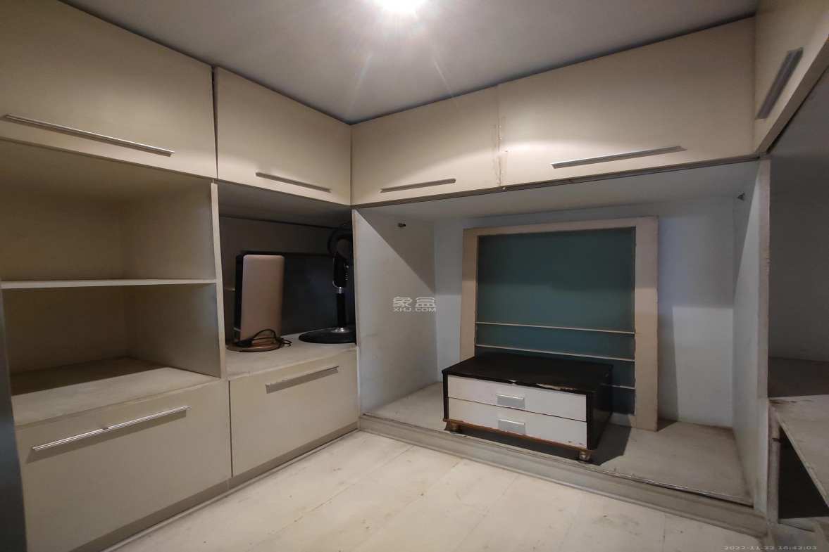 虹嘉花园(虹嘉园小区) 3室2厅2卫 3000.0元/月 虹嘉花园(虹嘉园小区) 3室2厅2卫 3000.0元/月室内图