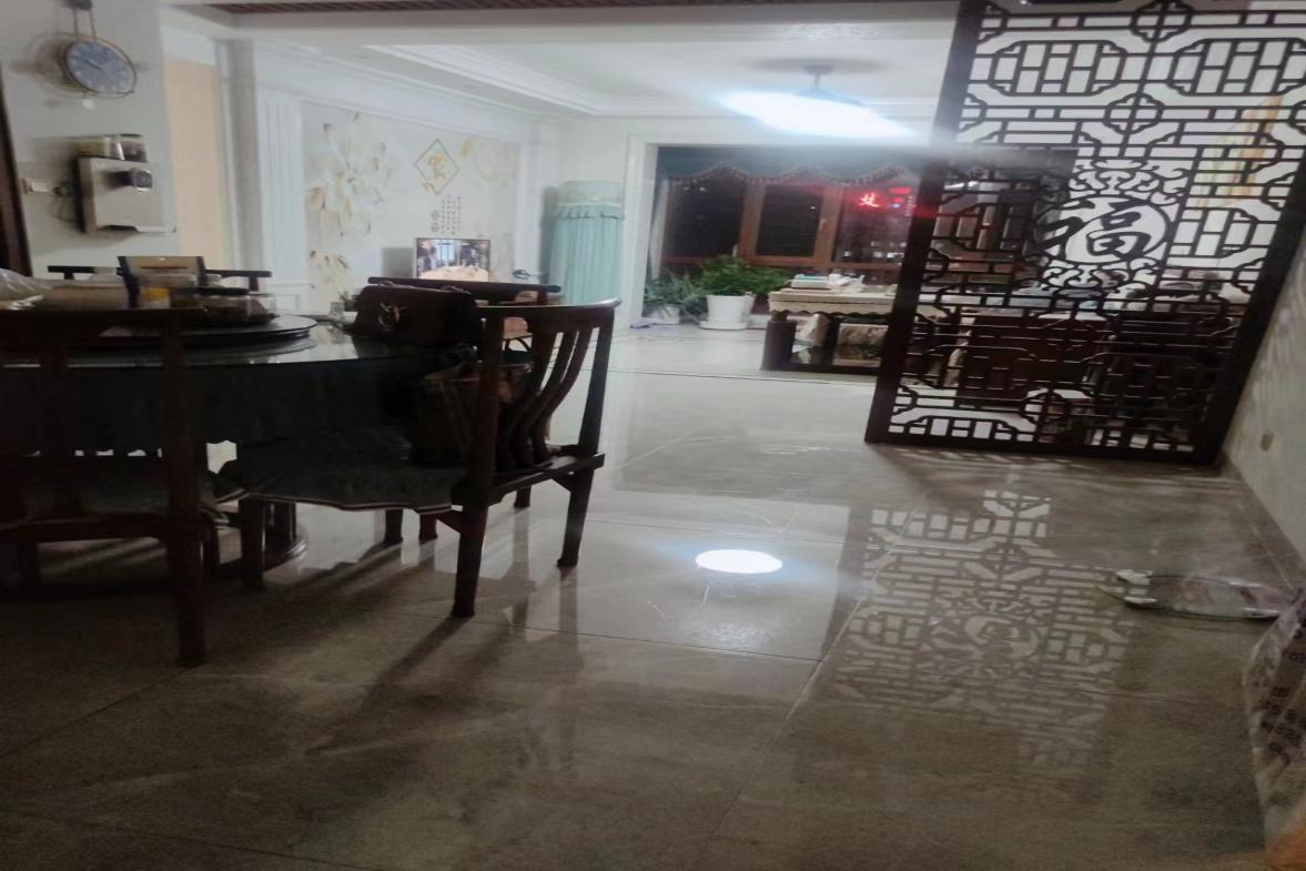 广源盛世  3室2厅2卫    102.8万室内图1