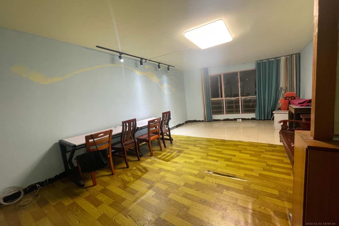 涉外花园  3室2厅2卫    2000.0元/月小区图