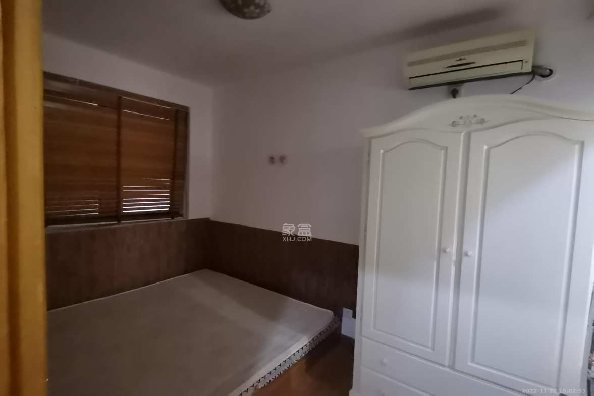 中天广场  1室1厅1卫    2400.0元/月室内图