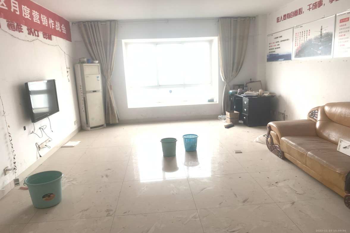 筑梦园 4室2厅2卫 2600.00元/月 筑梦园 4室2厅2卫 2600.00元/月室内图