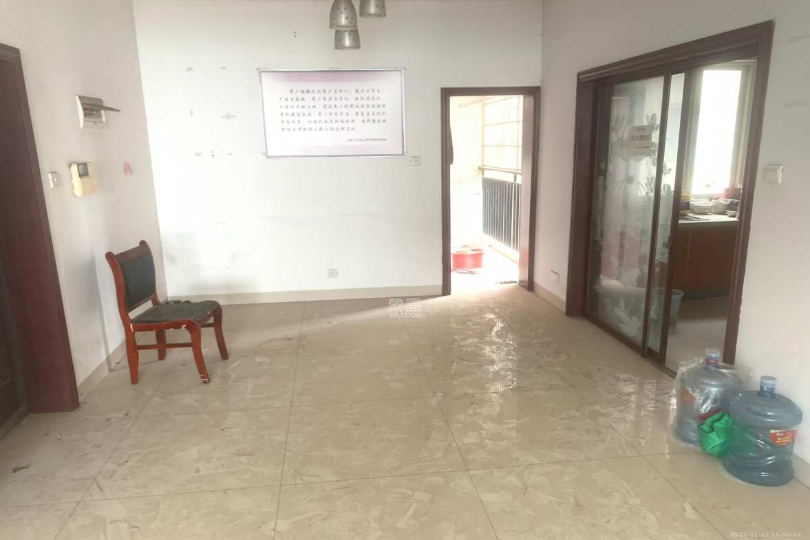 筑梦园 4室2厅2卫 2600.00元/月 筑梦园 4室2厅2卫 2600.00元/月室内图