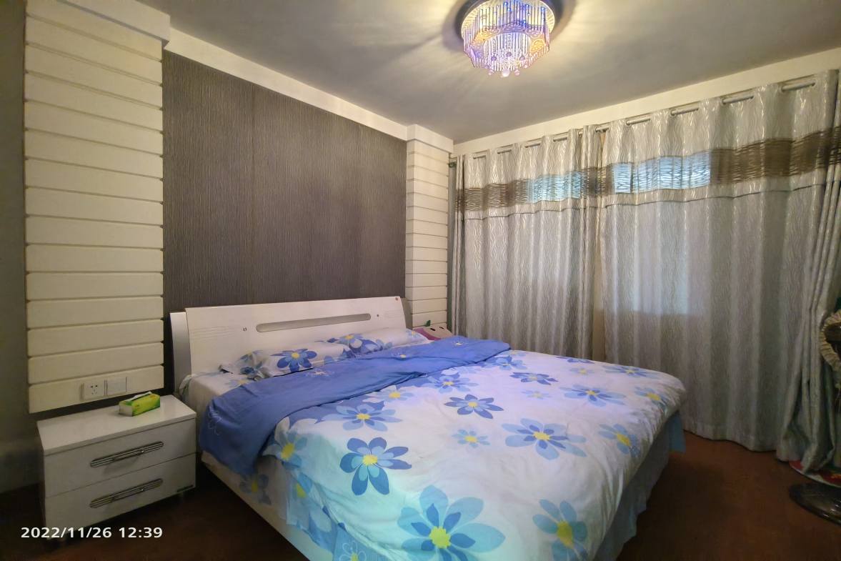 东方豪苑 3室2厅2卫 83.8万 东方豪苑 3室2厅2卫 83.8万客厅