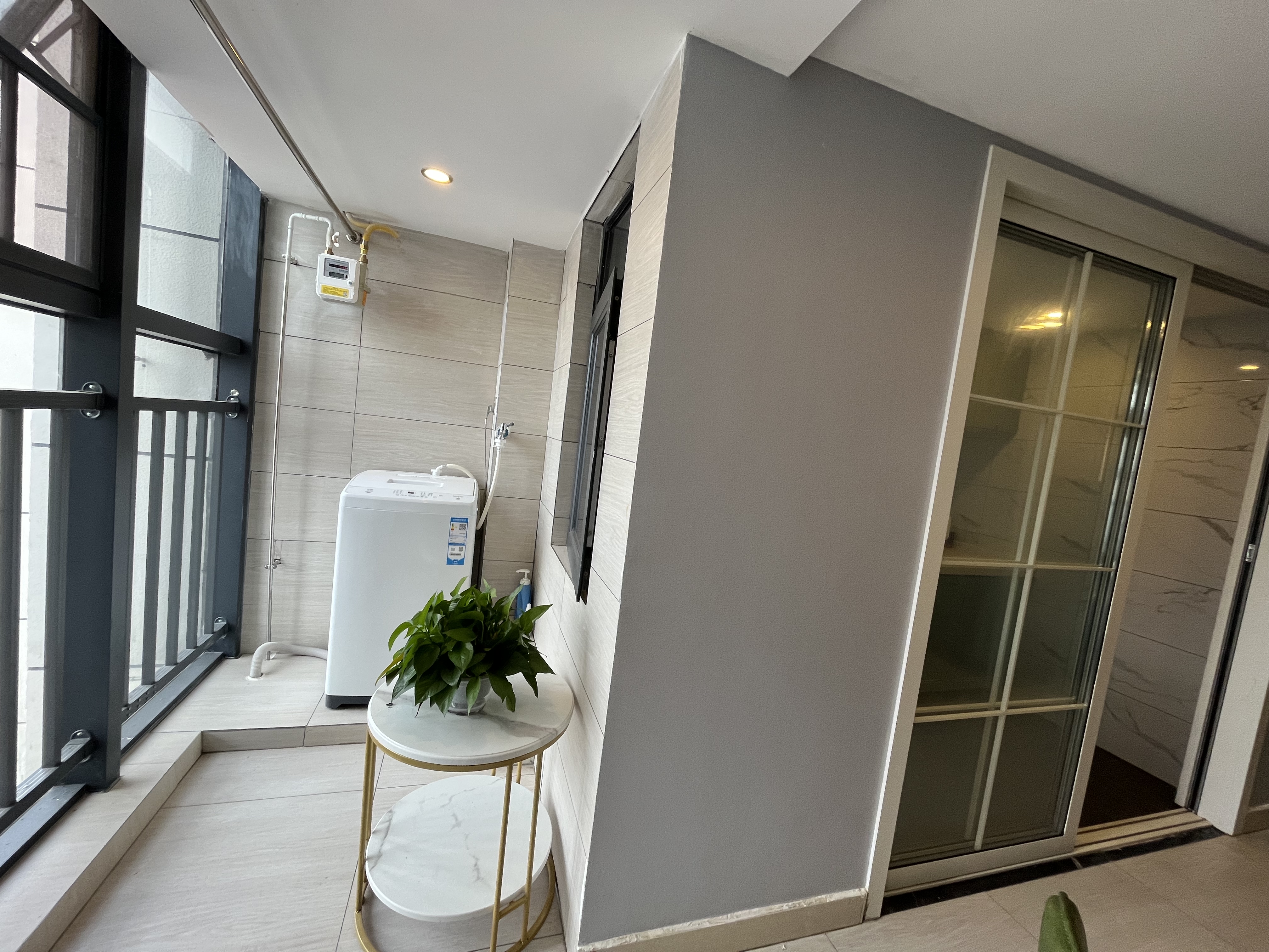 青春里  2室2厅1卫    2000.0元/月