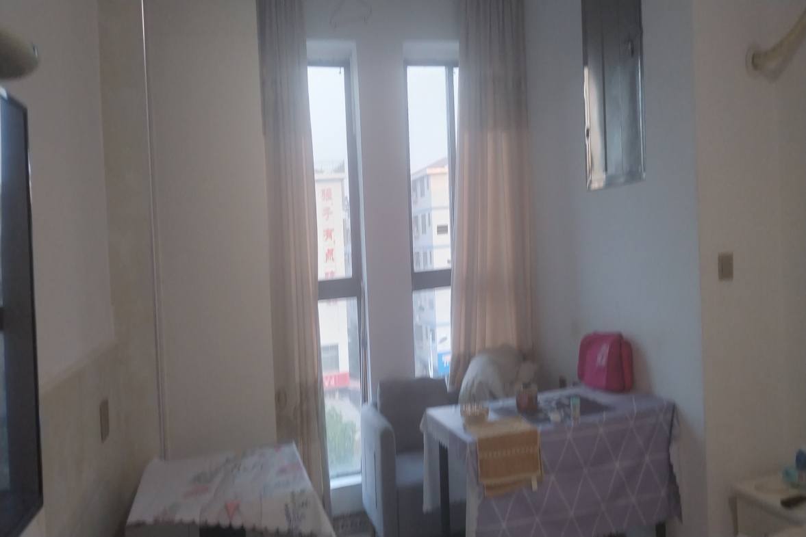 三元社区  3室2厅1卫   1400.00元/月室内图