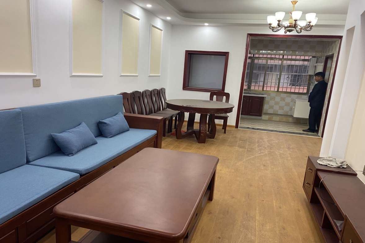 三元社区 3室1厅1卫 1500.00元/月 三元社区 3室1厅1卫 1500.00元/月室内图