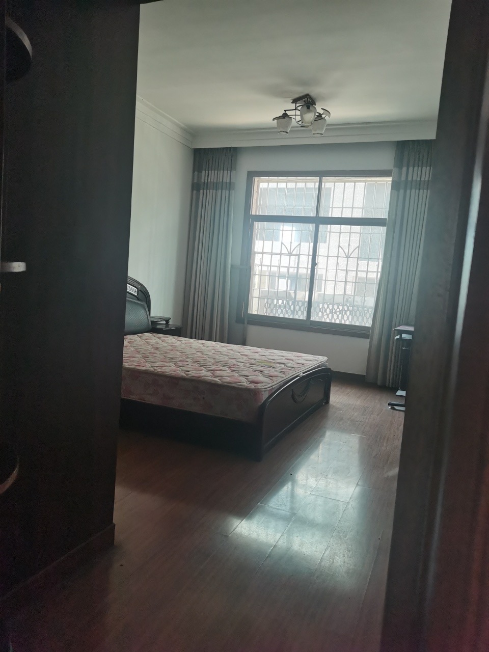 明珠商业广场  2室2厅1卫    38.0万