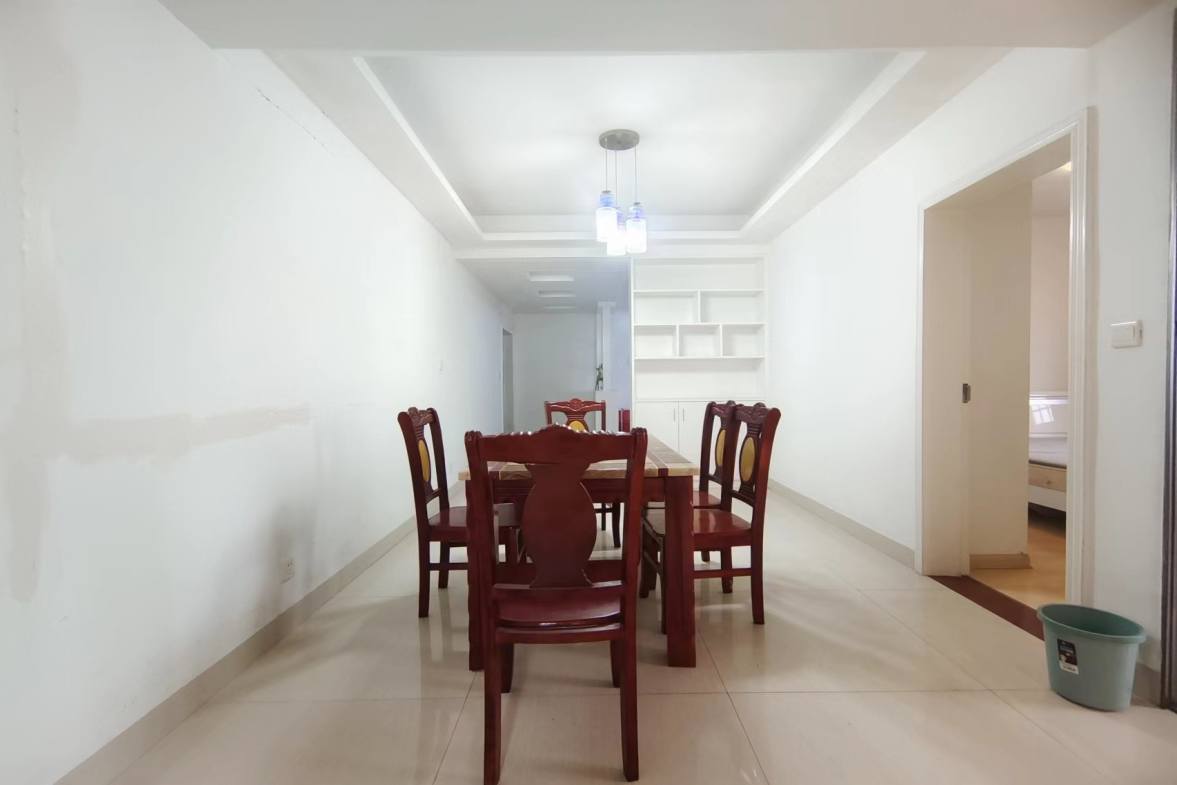 长河广场(待清理) 2室1厅1卫 1700.00元/月 长河广场(待清理) 2室1厅1卫 1700.00元/月室内图