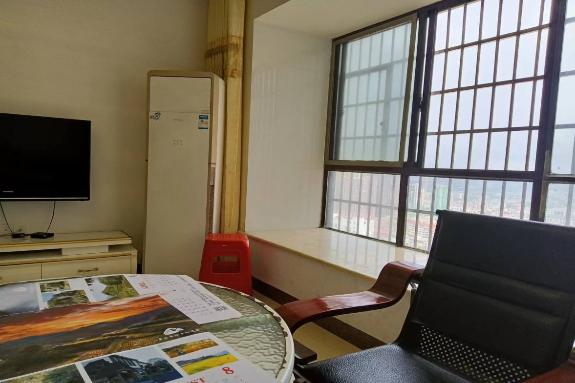 龙泰熙城  3室2厅1卫   1500.00元/月 龙泰熙城  3室2厅1卫   1500.00元/月室内图