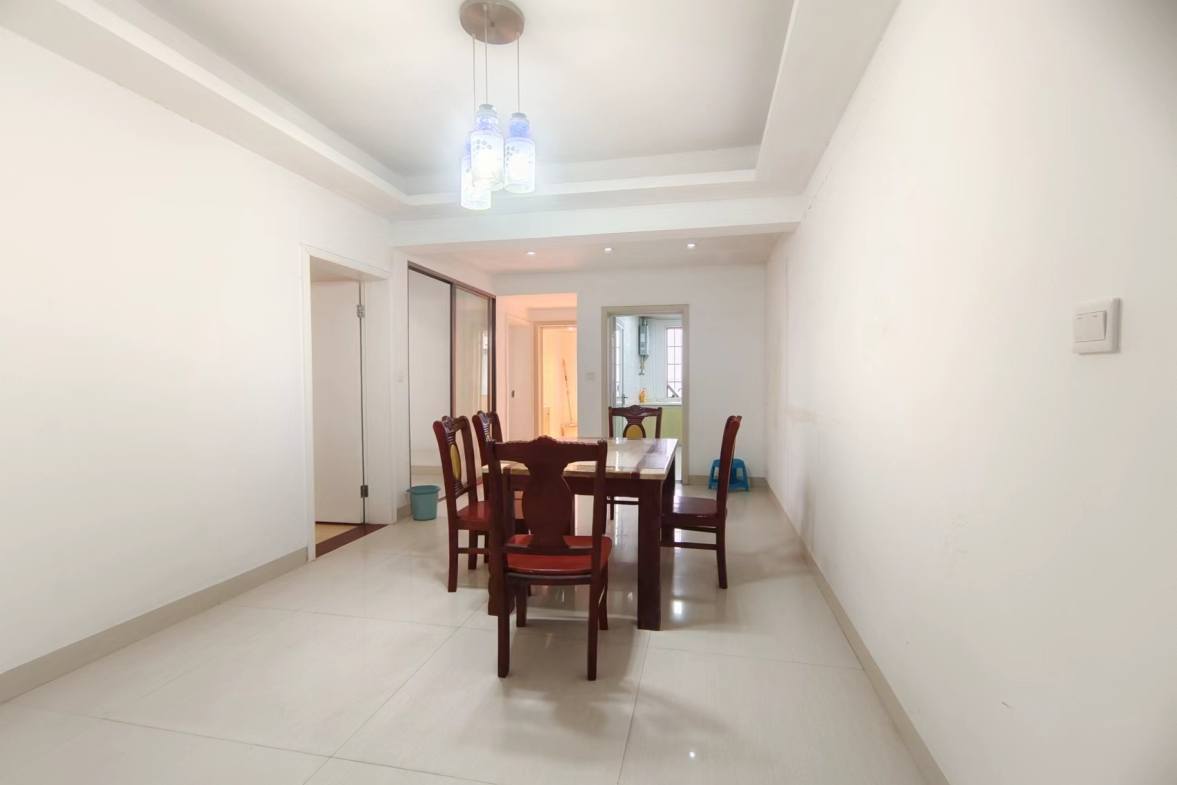 长河广场(待清理) 2室1厅1卫 1700.00元/月 长河广场(待清理) 2室1厅1卫 1700.00元/月室内图