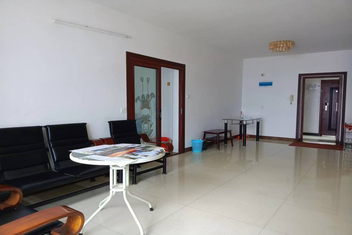 龙泰熙城  3室2厅1卫   1500.00元/月 龙泰熙城  3室2厅1卫   1500.00元/月室内图