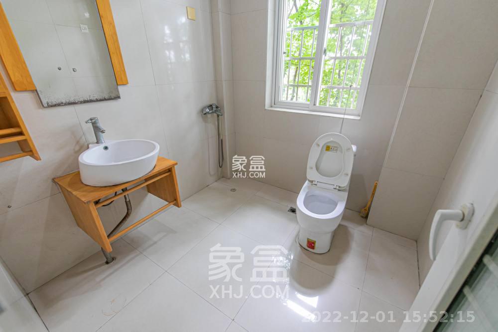 山水芙蓉国际新城 4室2厅2卫 2600.0元/月