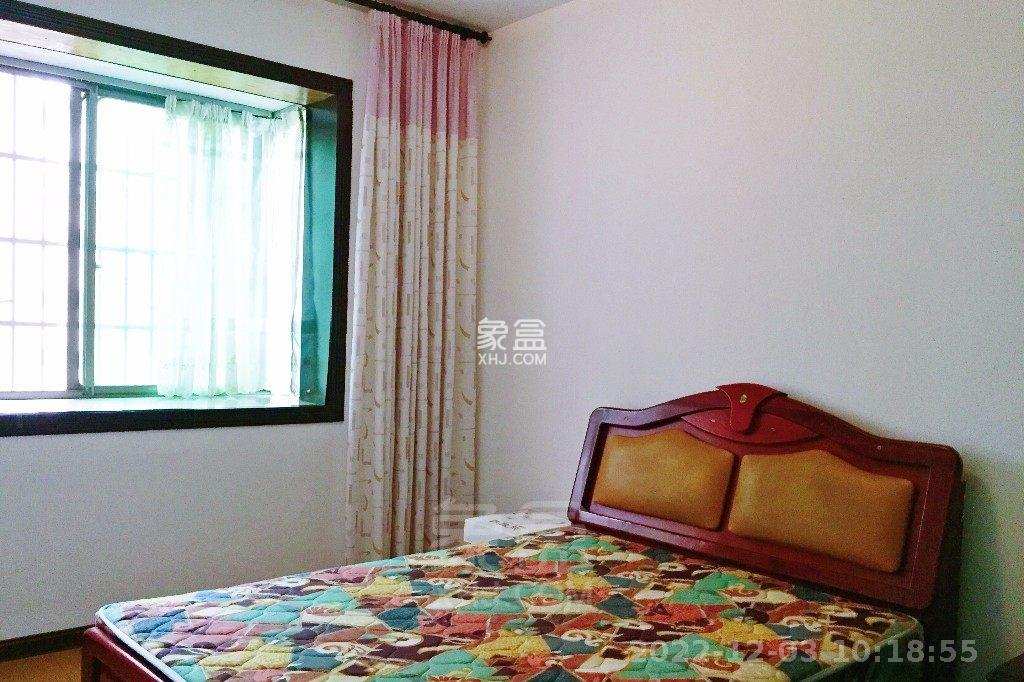 红旗花园  3室2厅1卫    1400.0元/月 红旗花园  3室2厅1卫    1400.0元/月室内图