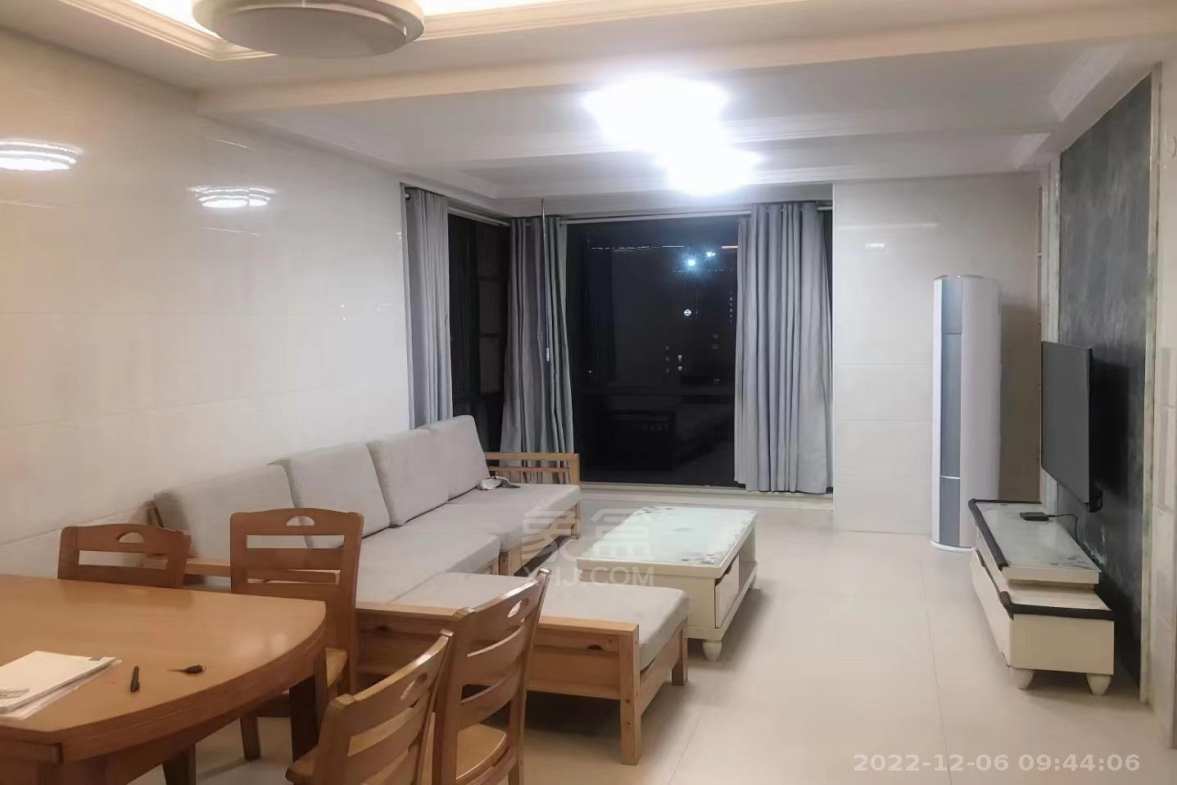 金轮翡翠名园  3室2厅1卫    2000.0元/月 金轮翡翠名园  3室2厅1卫    2000.0元/月室内图