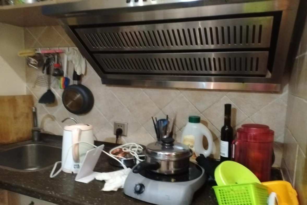 万豪城市花园  1室1厅1卫   1300.00元/月室内图1