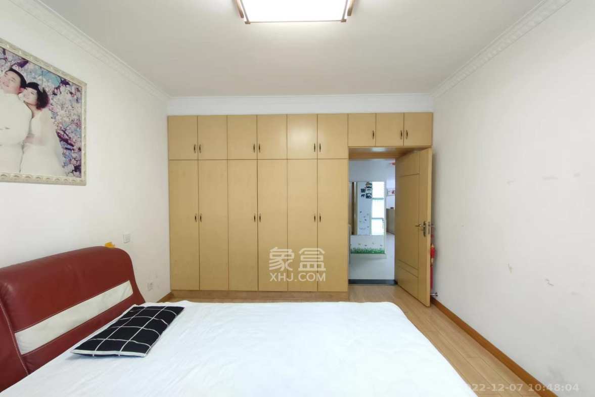 东南雅苑 3室2厅1卫 2600.0元/月 东南雅苑 3室2厅1卫 2600.0元/月室内图