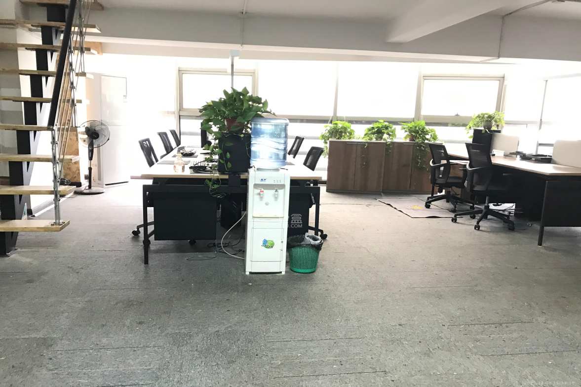 城市快线（新建大厦）  1室1厅1卫    5200.0元/月室内图