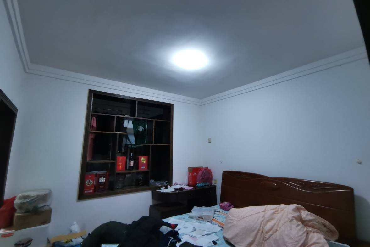 五江建材城  3室2厅2卫    54.8万 五江建材城  3室2厅2卫    54.8万客厅