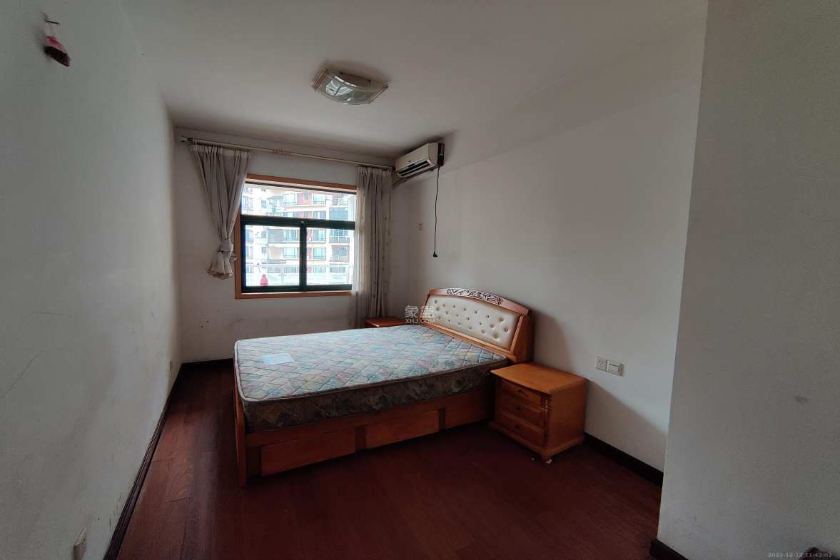 亚华香舍花都  4室2厅1卫   850.00元/月 亚华香舍花都  4室2厅1卫   850.00元/月室内图