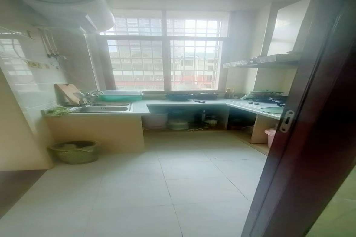 人和小区(小科七、九、十号地人和小区) 3室2厅2卫 47.8万 人和小区(小科七、九、十号地人和小区) 3室2厅2卫 47.8万客厅