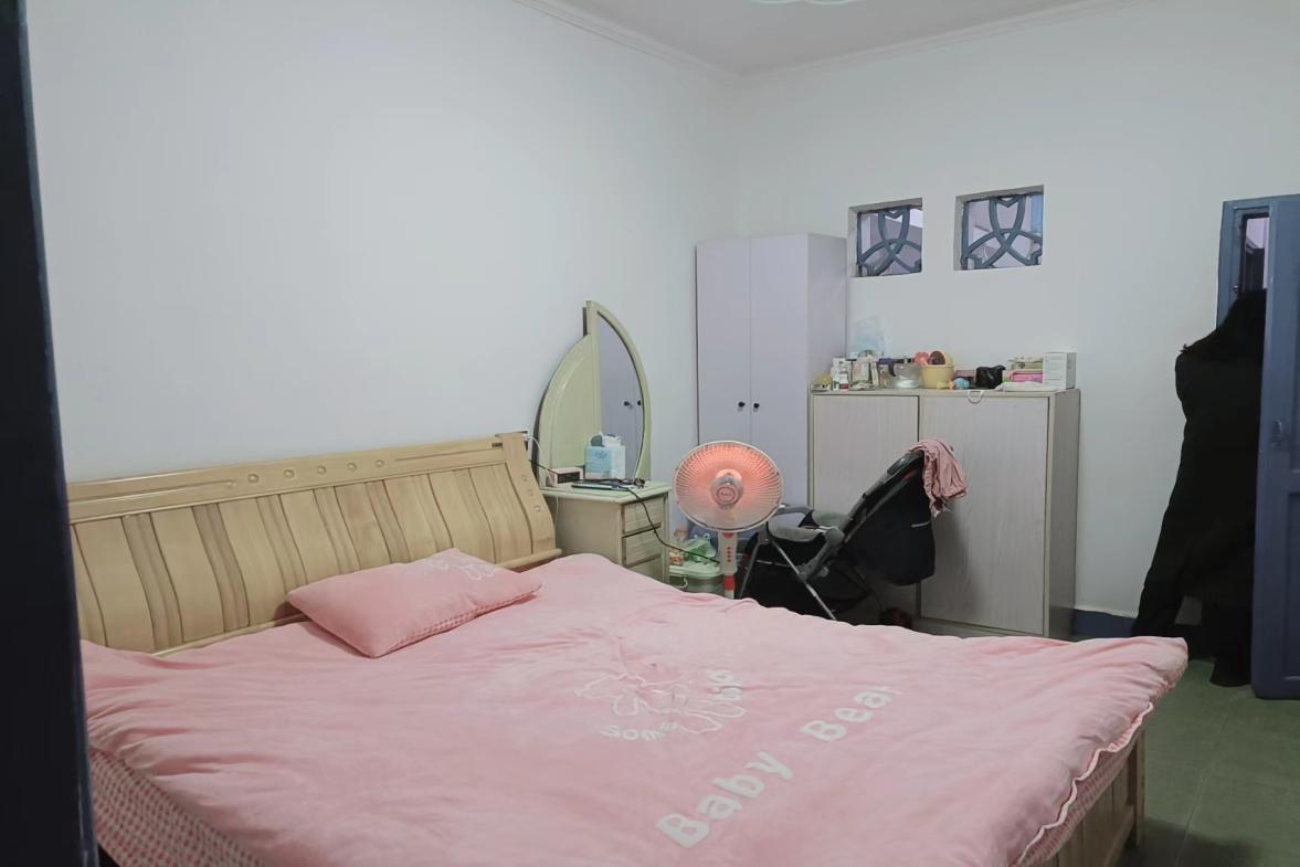 梓园社区(麻纺厂宿舍)  2室1厅1卫   800.00元/月室内图