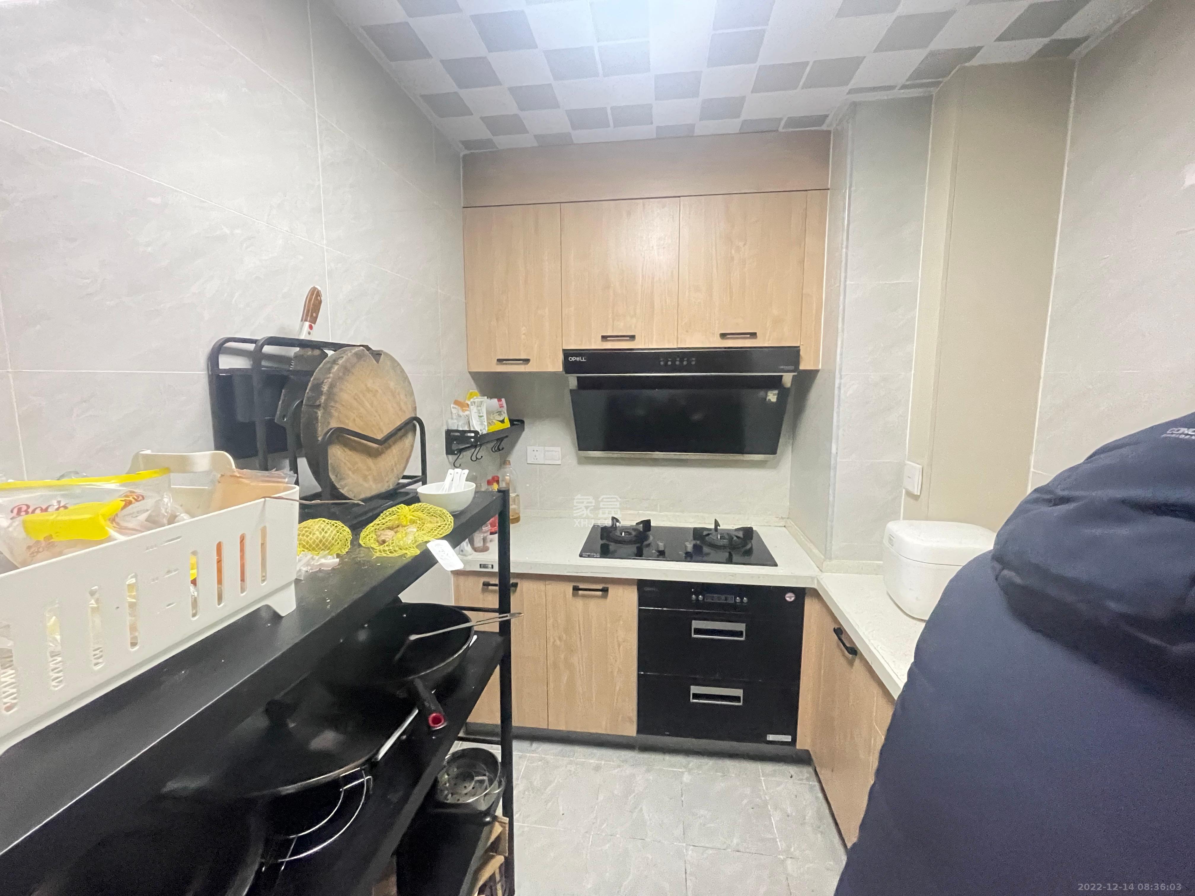 上园商住小区 3室2厅1卫 3800.0元/月