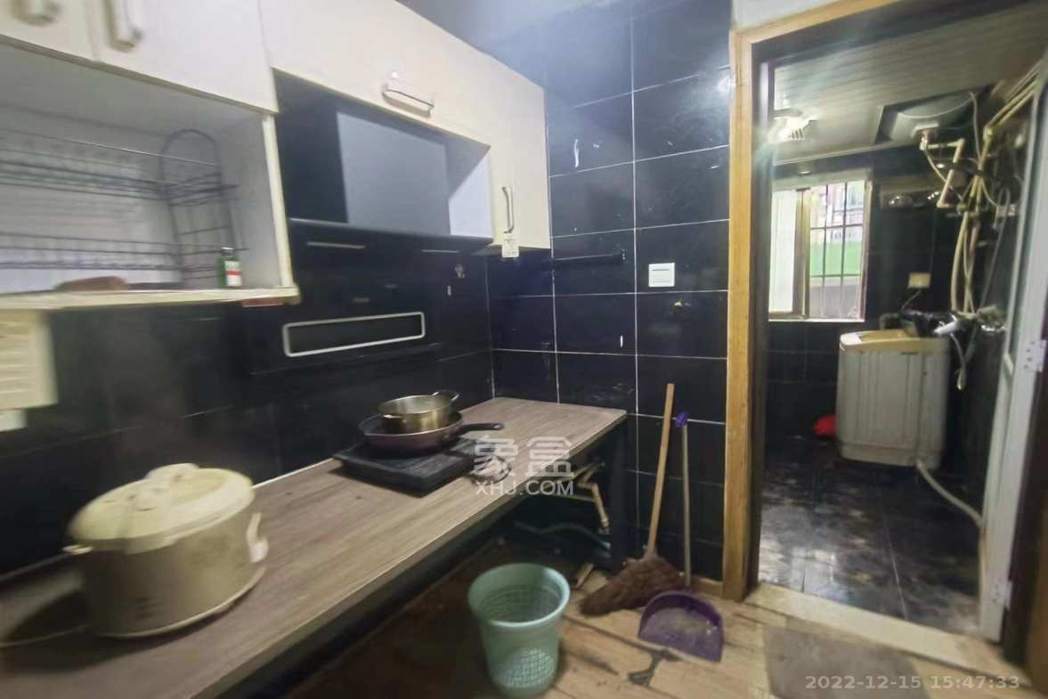 三和公寓  1室1厅1卫    1200.0元/月室内图