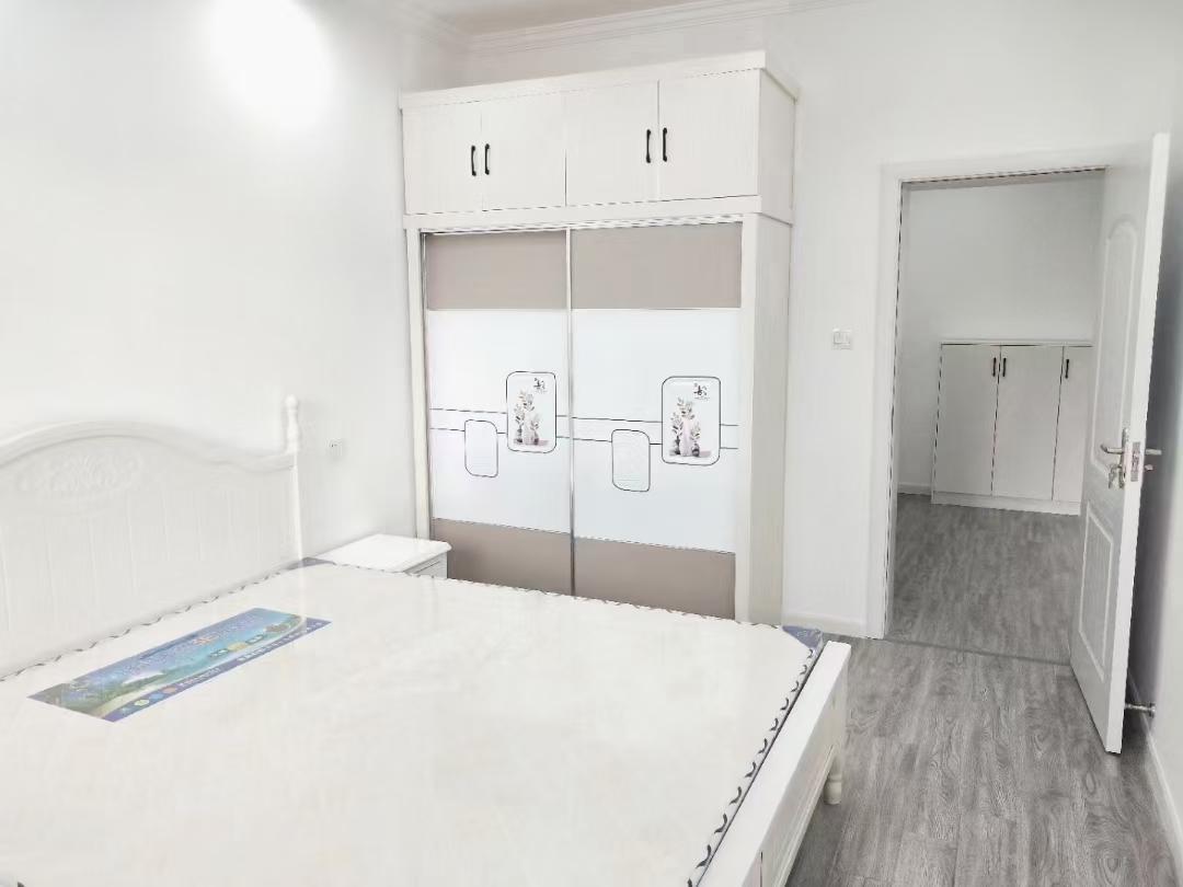 区商业局家属楼(清泉)  3室2厅1卫    55.8万 区商业局家属楼(清泉)  3室2厅1卫    55.8万室内图