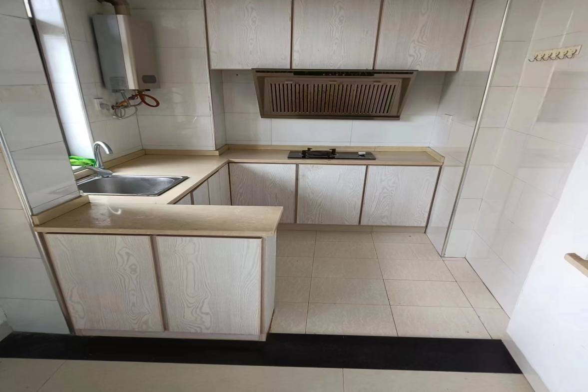 云顶上品  1室1厅1卫   1300.00元/月室内图