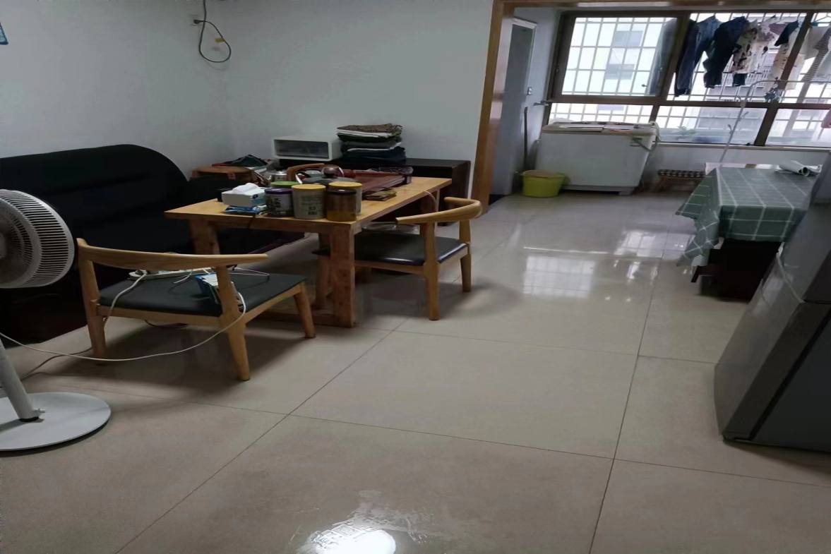 云顶上品  1室1厅1卫   1300.00元/月室内图