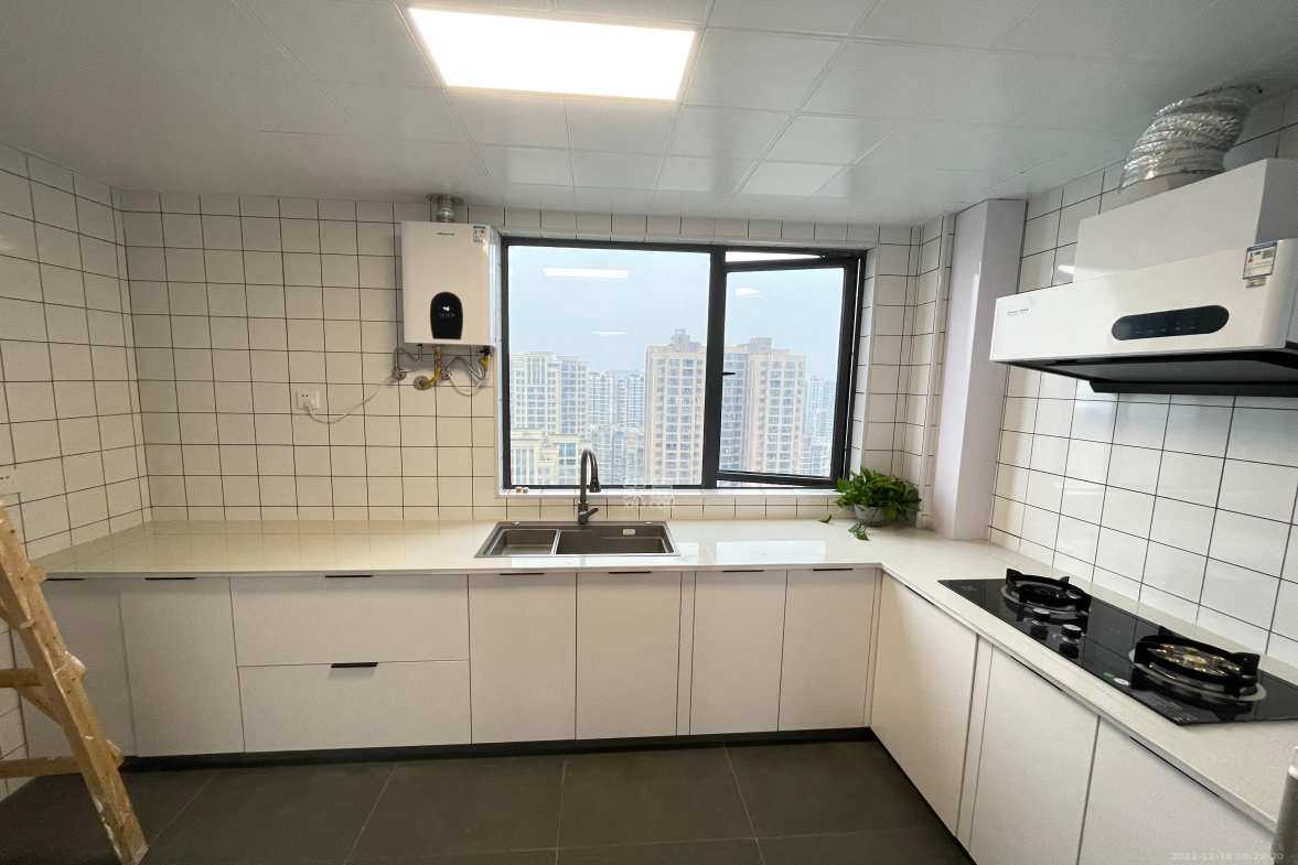 梦想枫林湾 3室2厅2卫 3550.0元/月 梦想枫林湾 3室2厅2卫 3550.0元/月室内图